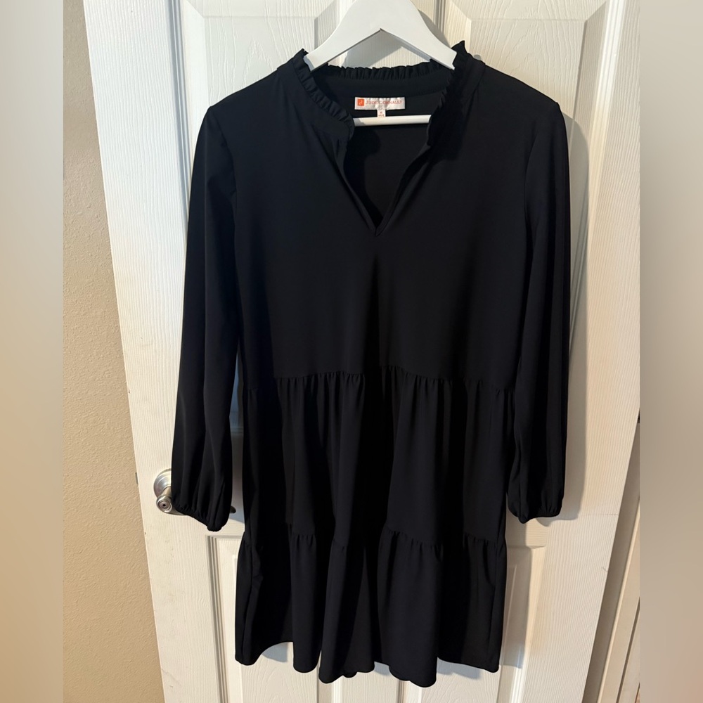 Women’s Jude Connally Black Tiered Long-Sleeve Dress! Wrinkle free! SZ: Medium!